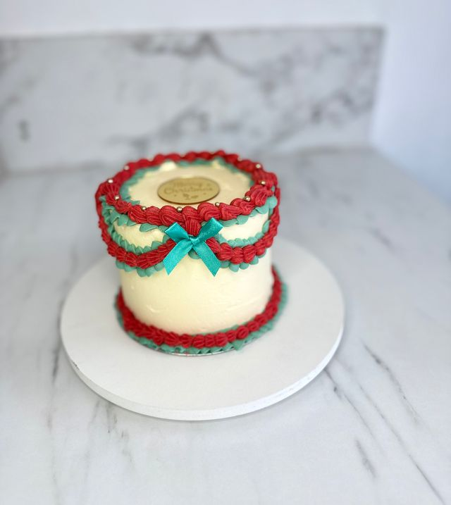 Vintage Christmas Wreath Bento Cake - Image 2