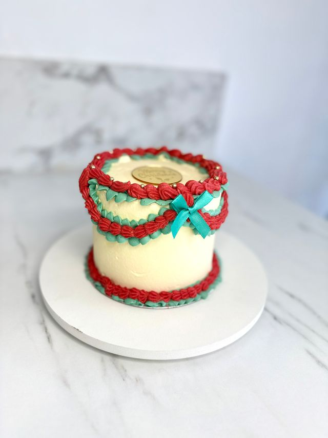 Vintage Christmas Wreath Bento Cake - Image 3