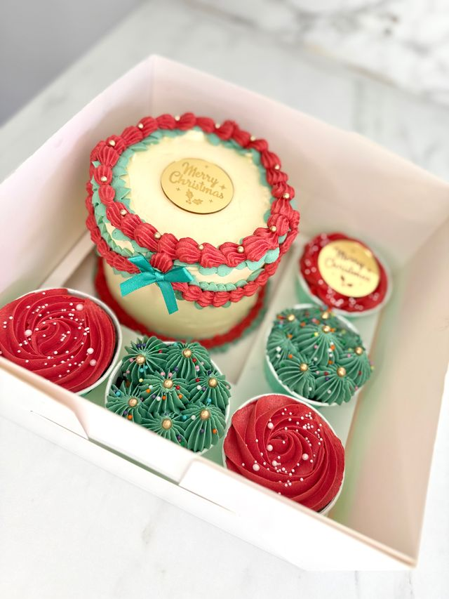Christmas Bento Cake & Cupcake Gift Set