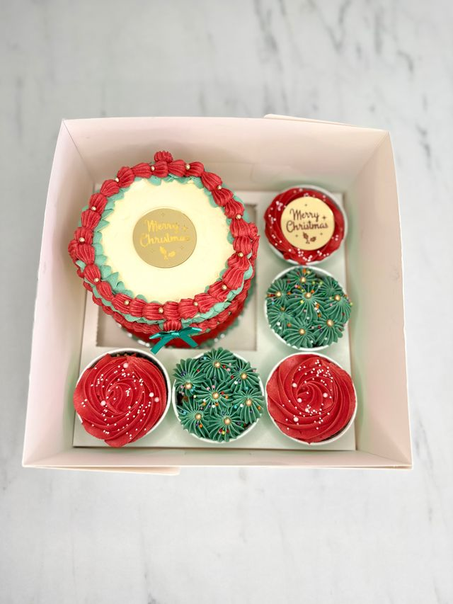 Christmas Bento Cake & Cupcake Gift Set - Image 2