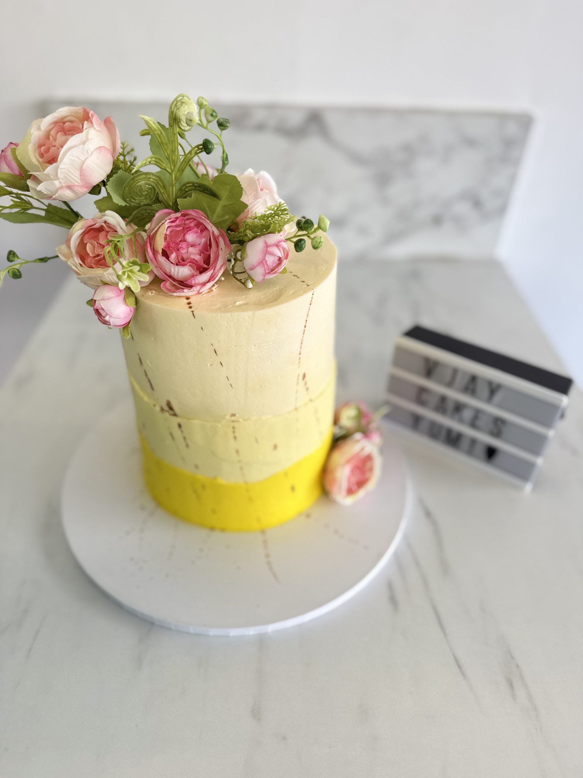 Elegant Yellow Ombre Floral Cake - Image 2