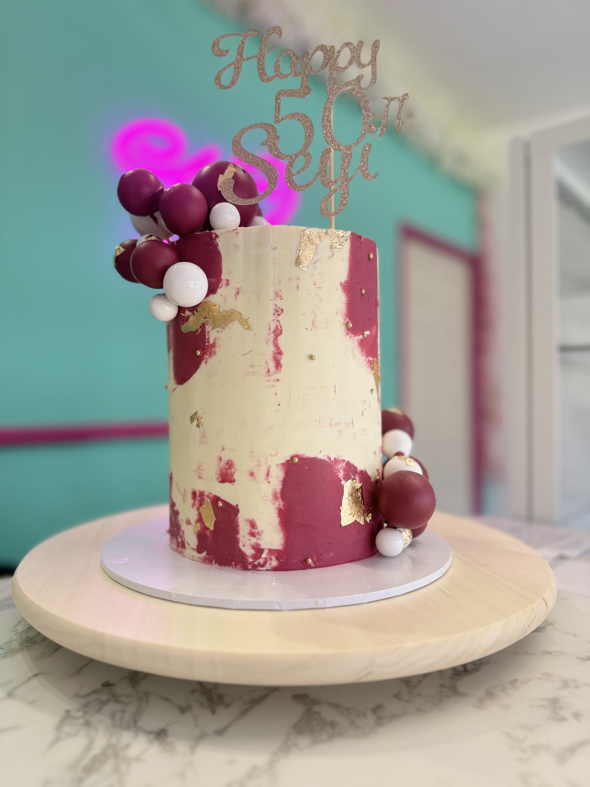 Abstract Pink & Gold Cake - Image 2