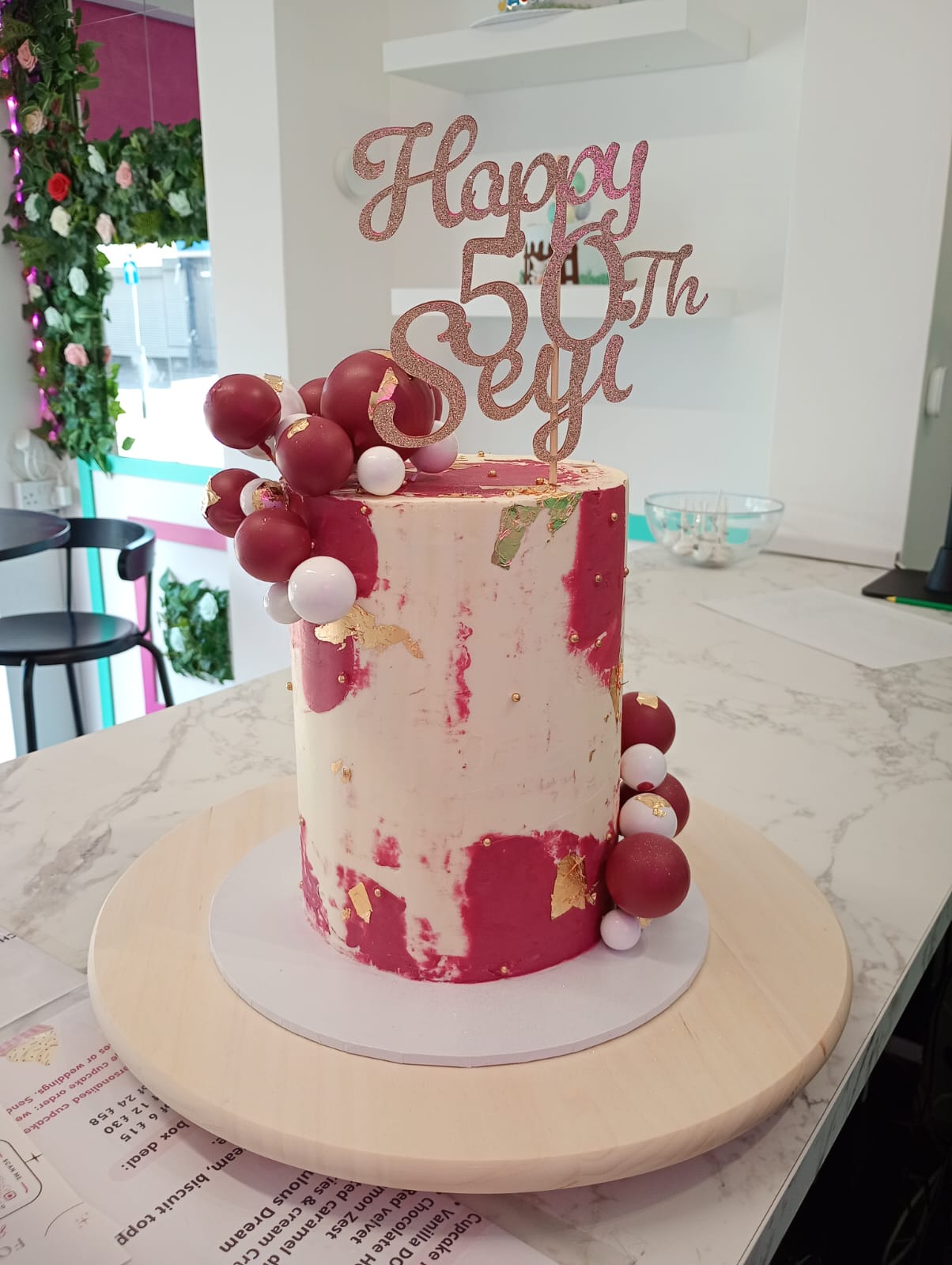 Abstract Pink & Gold Cake - Image 3