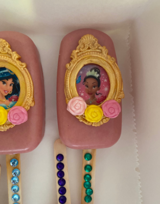 Disney Princess Tiana & Jasmine Cakesicles - Image 2