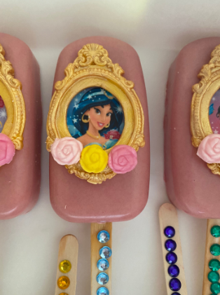 Disney Princess Tiana & Jasmine Cakesicles