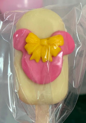 Pink Minnie Mouse Cakesicles - Image 3