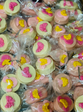 Minnie Mouse Pink & Yellow Chocolate Rounds